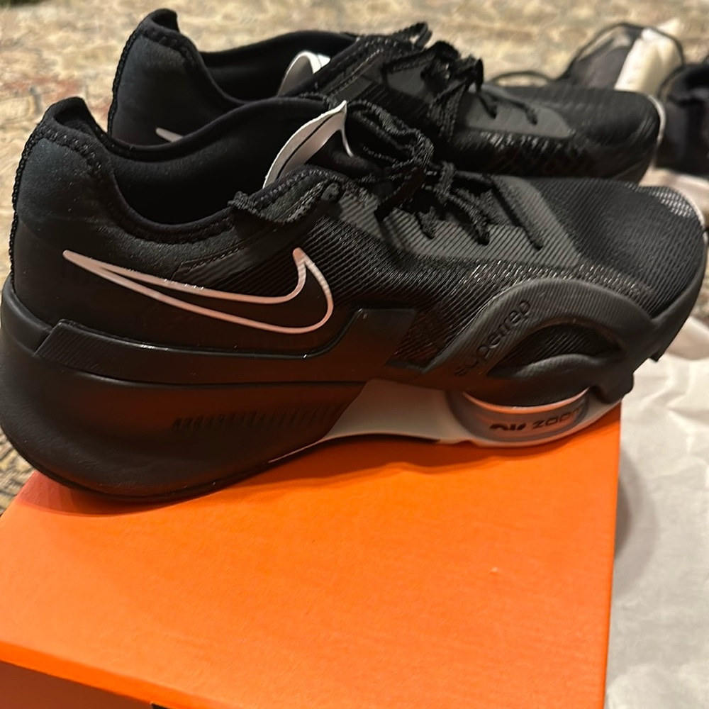 Brand new black & white womens super rep 3 size 9.5